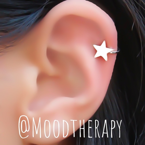Non Pierced STAR Cartilage Ear Cuff Earring - Picture 1 of 4